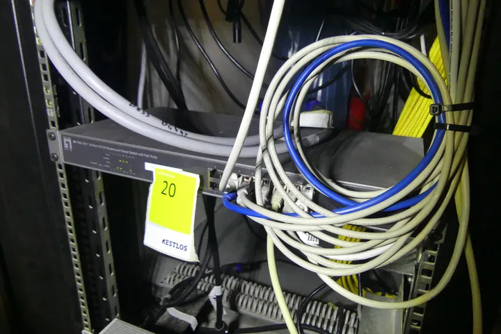 LevelOne 16-Port Netzwerk-Switch mit PoE Modell: FSW-1671